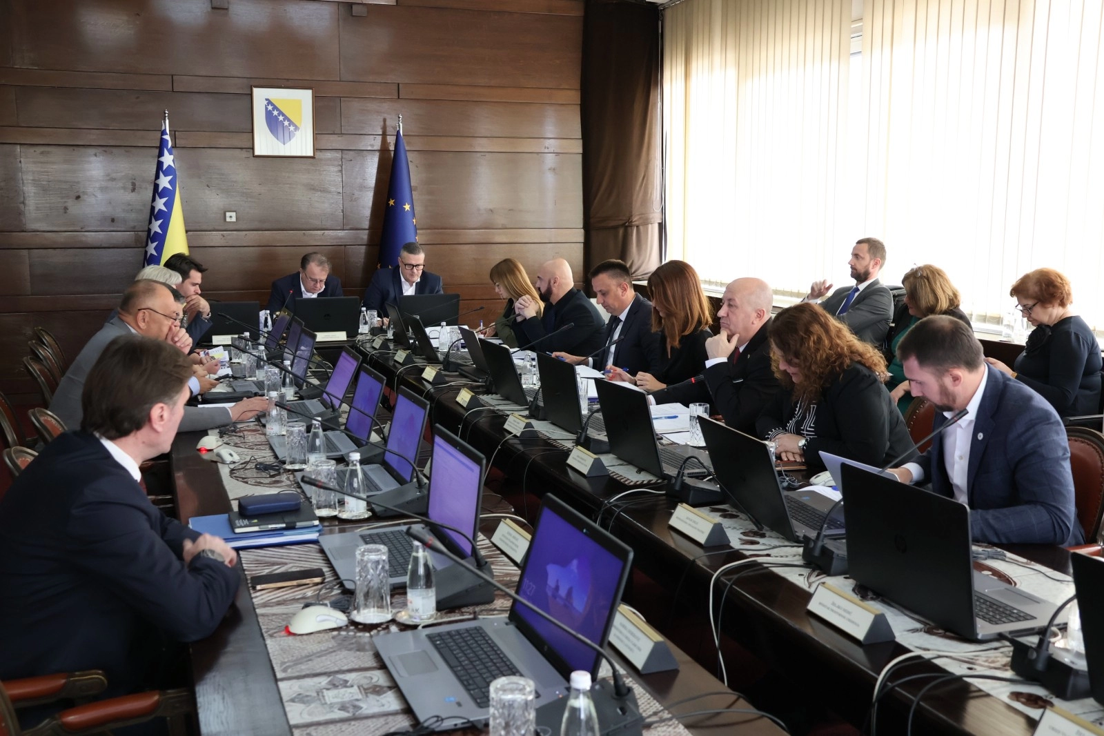 Ima li kraja bezidejnoj politici vlasti i neodgovornom zaduženju svih žitelja Federacije?